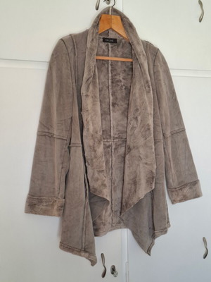 Online women's outerwear