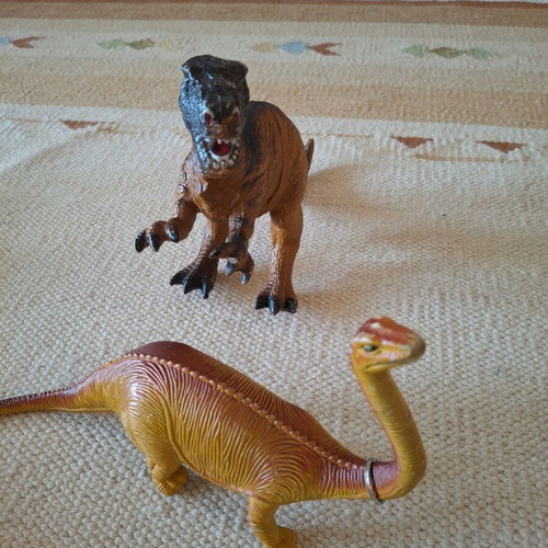 Dinosaur figures used, set of 2 large 30cm