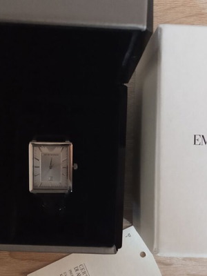 Γυναικείο ρολόι Emporio Armani σαν καινούργιο, δερμάτινο λουράκι, ανοξείδωτο ατσάλι