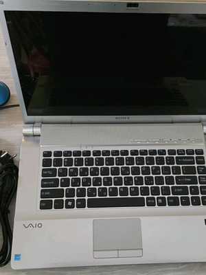 Laptop Sony Vaio VGN-FW11M 17άρι σαν καινούργιο με BlueRay