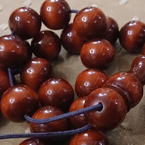 Bakelite Komboloi worry beads used, 33 beads, 1990s Syria