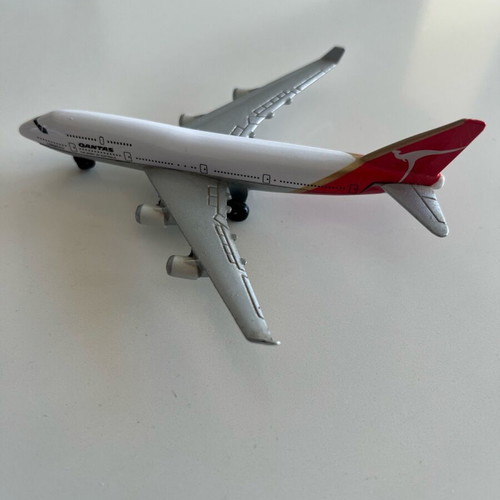 Metal airplane figure like new, static