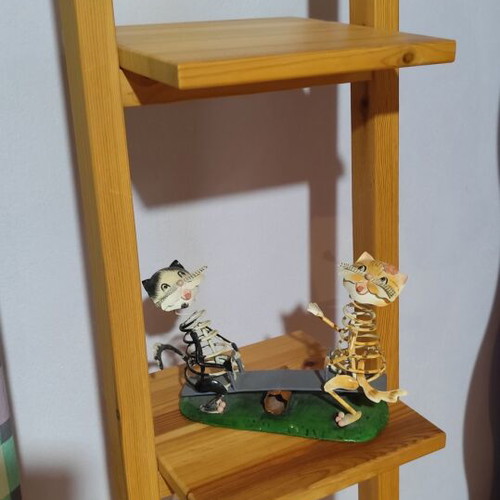 Metal decorative item for children's room like new