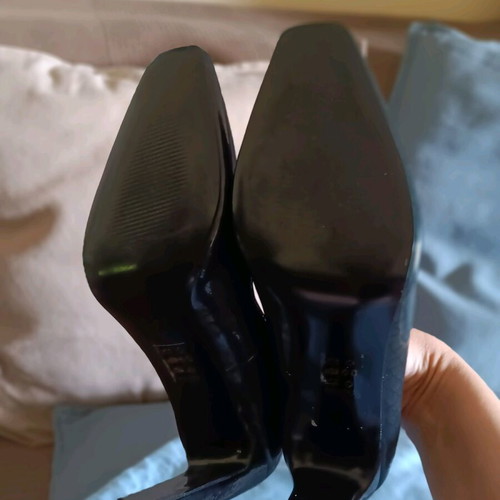 Avento leather pumps like new, black, size 39