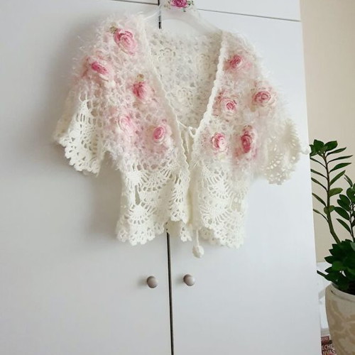 Knitted cardigan with roses new, size S-M, white