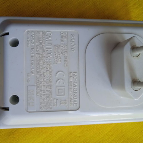 Sanyo Battery Charger NC-MQN04E like new