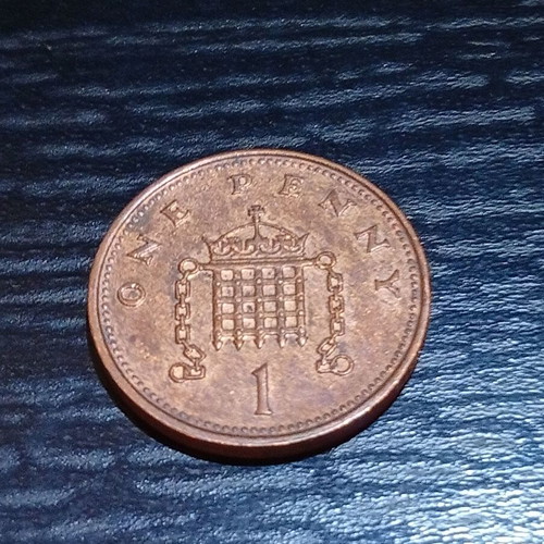 One Penny Coin 1993 Queen Elizabeth II like new