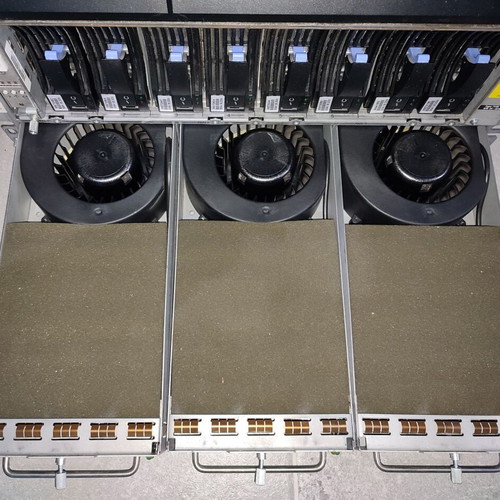 IBM 7133 D40 Storage Enclosure with 16 x IBM SSA 18.2GB and SSA Controller used