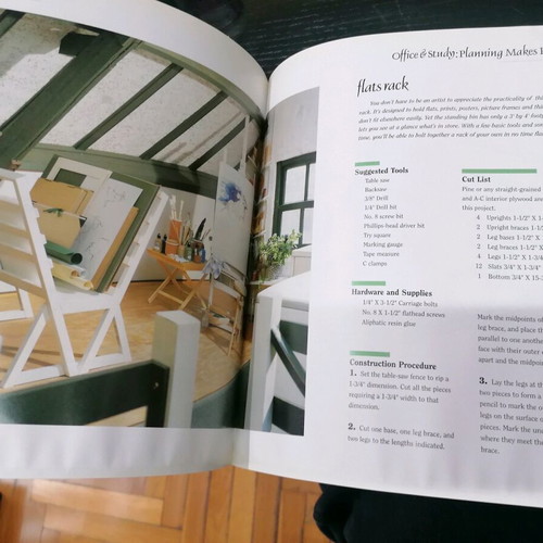 Building Storage Stuff book like new, English