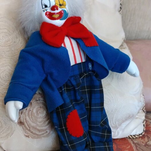 Musical clown doll like new