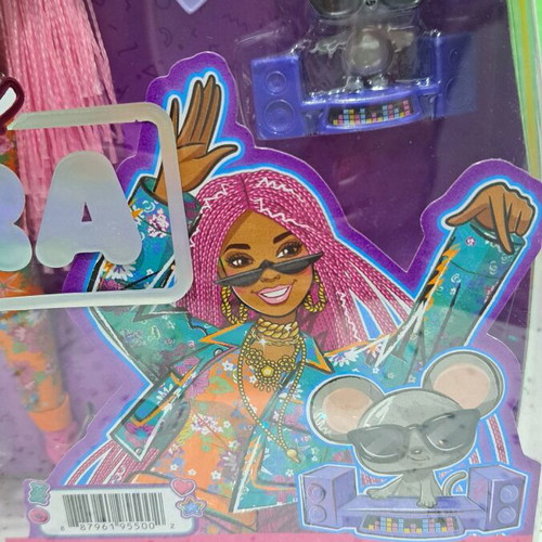 Barbie Extra #10 new with slightly damaged box