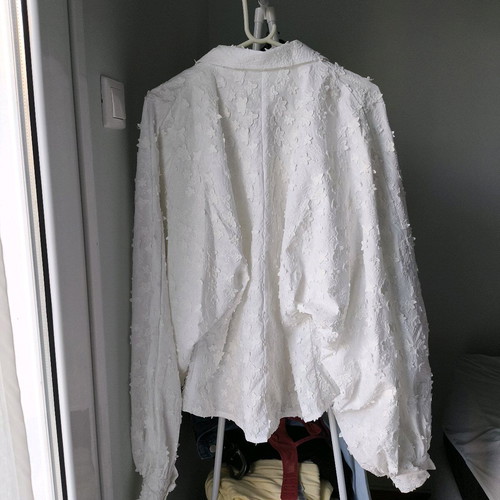 Karavan shirt like new, one size, with ballon sleeves, white