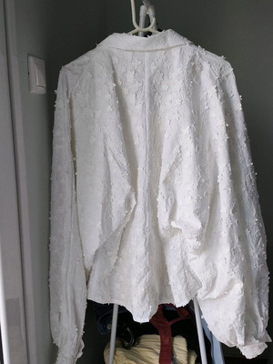 Karavan shirt like new, one size, with ballon sleeves, white