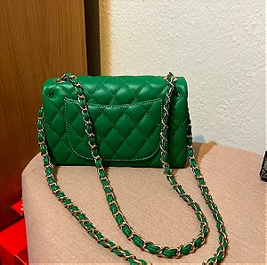Πράσινη τσάντα χειρός και όμου