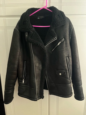 Zara men's biker jacket like new, black with shearling lining