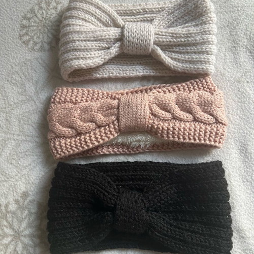 Set of 3 hair accessories like new, black and beige