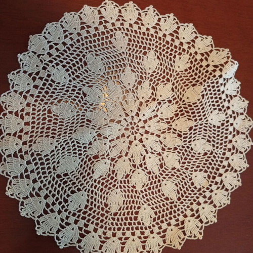 Rotonda doilies handmade, like new, set of two