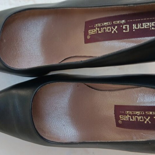 Black leather pumps size 37 heel 8 cm like new