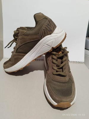 Level Anatomic leather sneakers khaki animal print size 37 like new