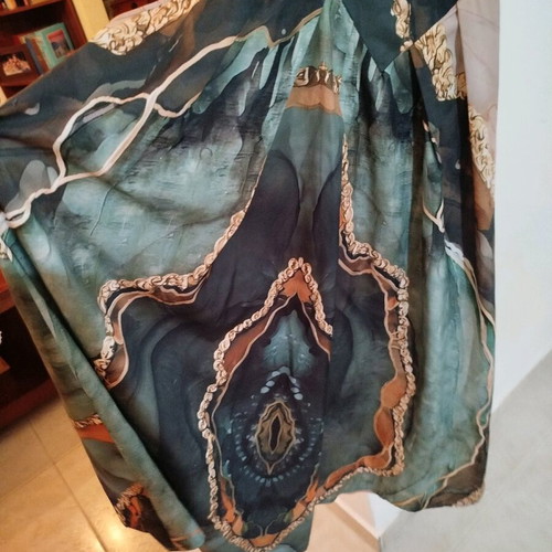 Shein dress size L new, loose style, knee length
