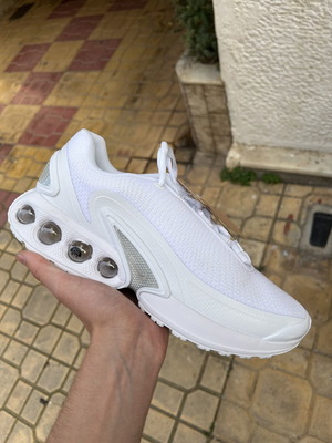 Nike Air Max Dn athletic shoes new, size 45, white