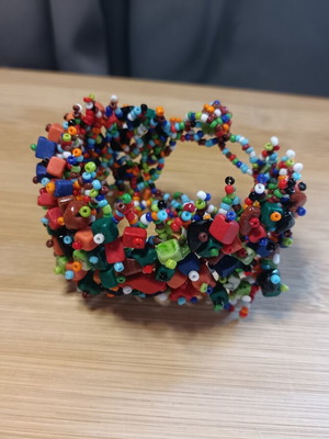 Wide bracelet with multicolored beads