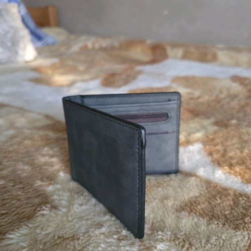 Men's wallet black like new