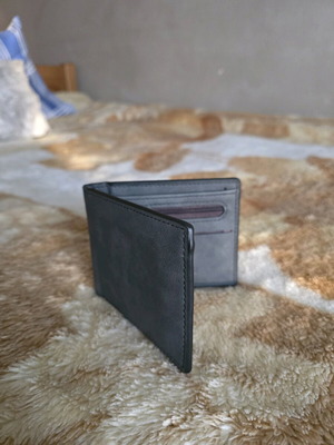 Men's wallet black like new