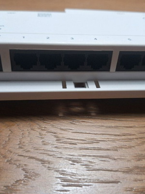 Dahua IP POE Switch DHI VTNS 1060A like new, 6-port rackmount