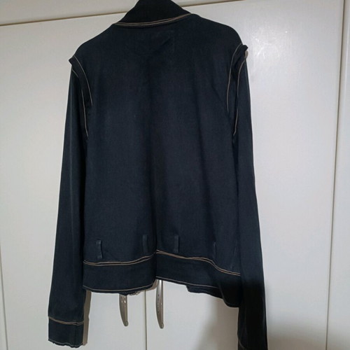 Guru black jacket like new with zipper and metal details