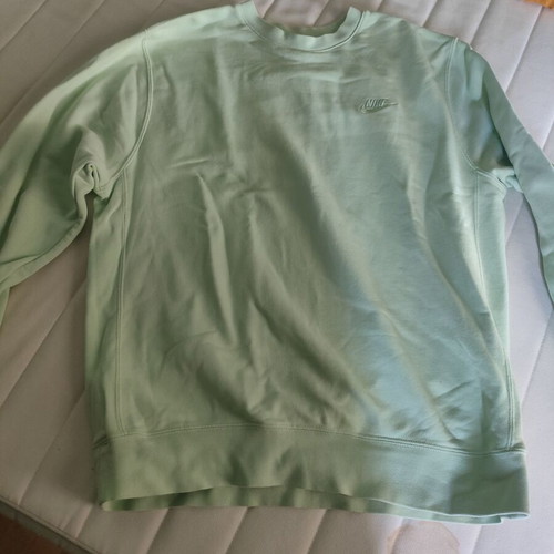 Nike sweatshirt medium size, like new, pistachio color