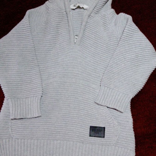 Knitted baby sweater like new, 100% cotton, age 2-4 years