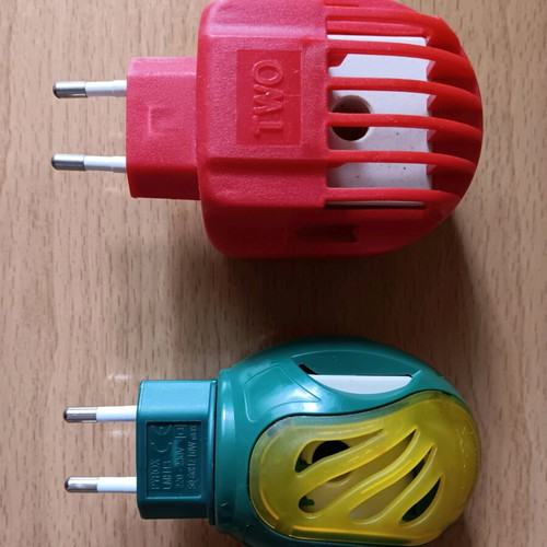 Insect repellent devices used, set of 2, with slots for tablets and liquid