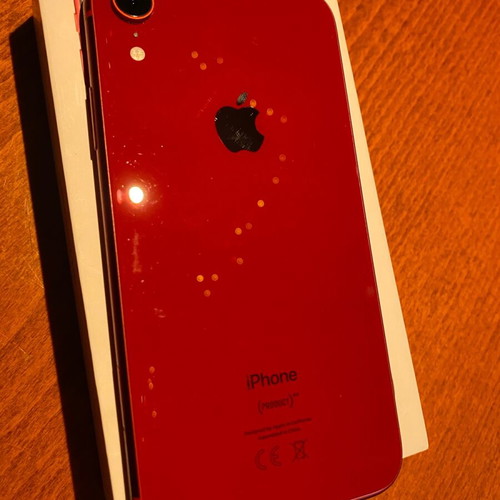 iPhone XR 64 GB used, red, with faulty rear camera