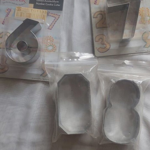 Number Cookie Cutters like new, set of 4