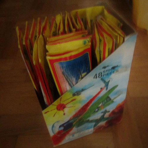 Lot of 20 wooden airplane models with case 80s new