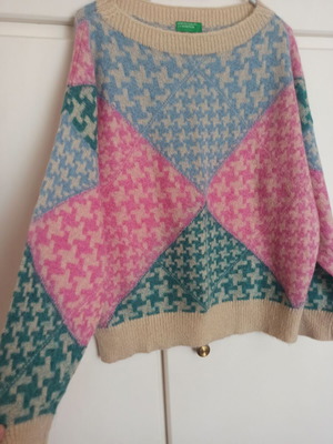 Пуловер Benetton каре L-XL като нов, многоцветен