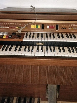 Yamaha Electone B-605 Vintage Electronic Organ like new