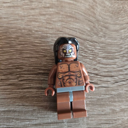 LEGO The Lord of the Rings Exclusive Lurtz figure like new