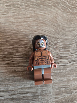 LEGO The Lord of the Rings Exclusive Lurtz figure like new
