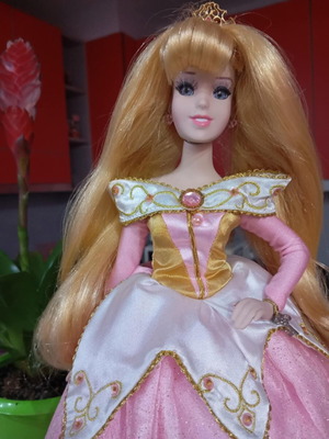 Aurora Disney Princess Enchanted Tales collector doll