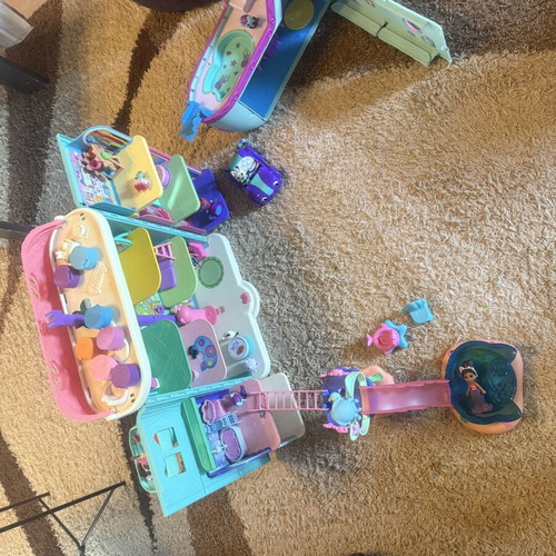 Gambia Dollhouse complete set like new with many toys