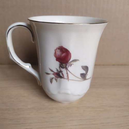 Oriana Ferelli porcelain tea cup