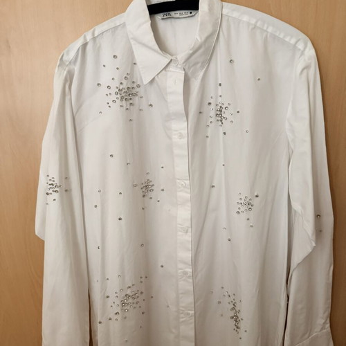 Zara white shirt with special details new, comfortable fit