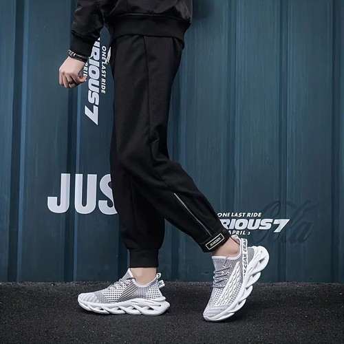 Shoes model 2026 size 44 new, sport style, white and black