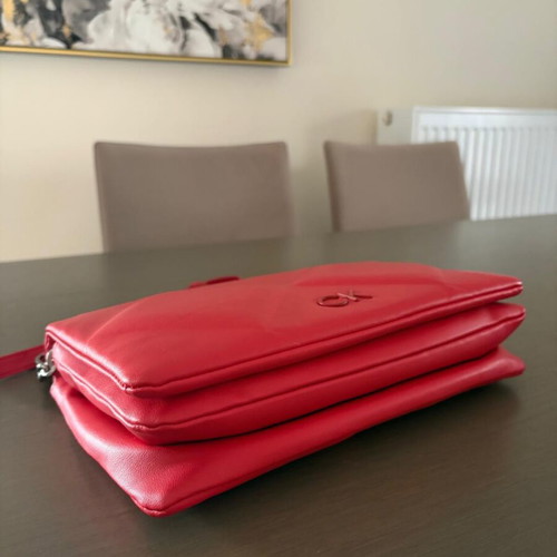 Calvin Klein Re-Lock Quilt Shoulder Bag red, like new