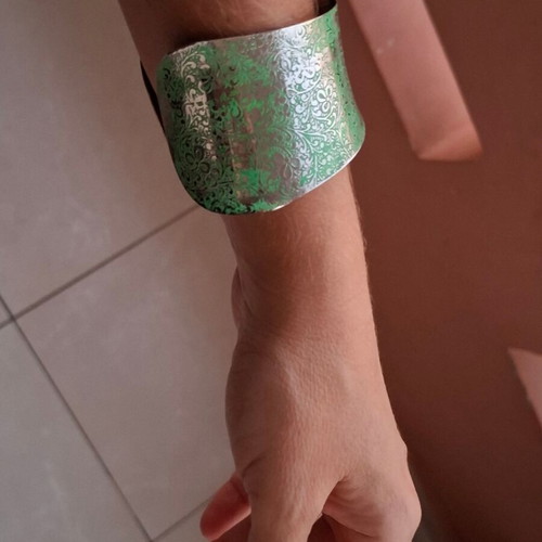 Handmade cuff bracelet silver and green like new