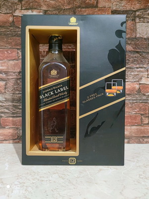 Jonnie Walker Black Label 12 years pack with 2 glasses new