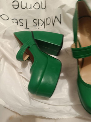Green pumps new without box, size 39