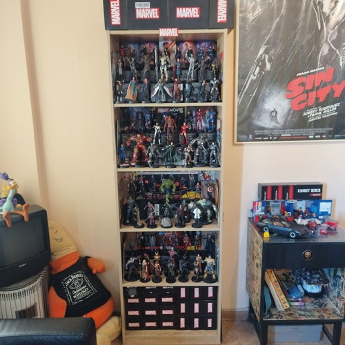 Marvel movie collection new, complete with 80 figures